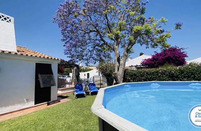 Villa, Albufeira, 2 bedrooms, 200 m from the Strip, 500m from the beach, pool and garden