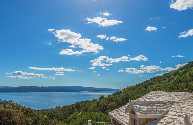 Villa Alta Nova Topici