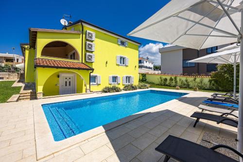 Villa Andrea for 17 people with private heated pool & pet friendly near Porec