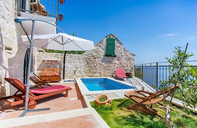 Villa Andrea in Brela private pool