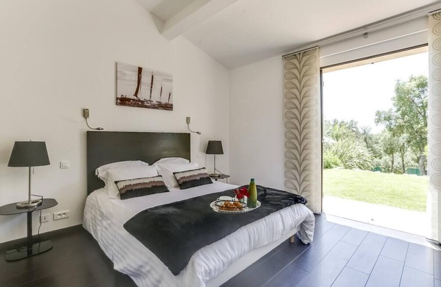 Villa Annapurna large Bastide with Pool near Grimaud.