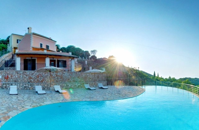 Villa Armonia Sleeps 8 (4 Bedrooms)