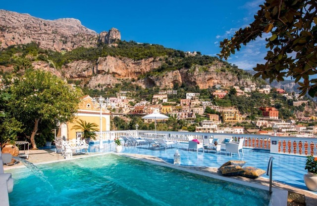 Villa Avorio, Luxury Positano Villa with heated pool and jacuzzi, close to beach