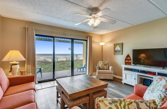 Villa B-2 - Beach Front, Community Pool, Center Of The Island!