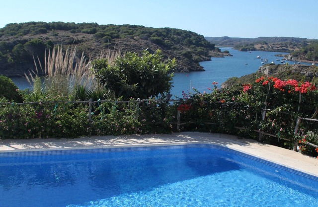Villa beautiful benefits Port of Addaia, fantastic view, swimming pool