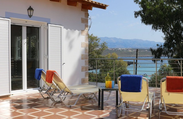 Villa Bougainvillea, just a few steps from the beach