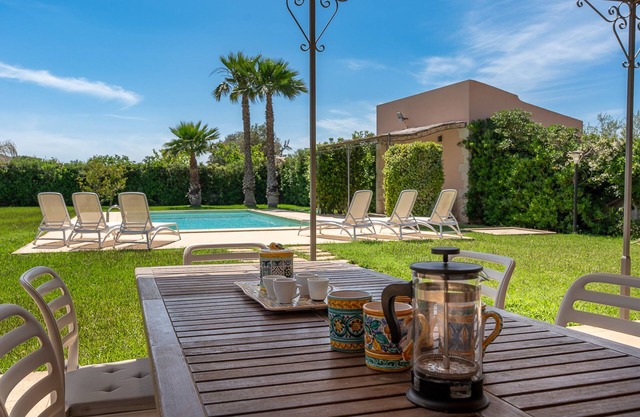 Villa Bouganville con Piscina by Wonderful Italy