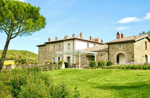 VILLA BRUNELLO - Twelve Bedroom Villa, Sleeps 24