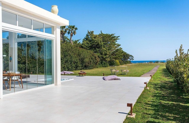 Villa Caponegro - Modern villa with outdoor jacuzzi not heated , 200 m from the seaside , in Sicily