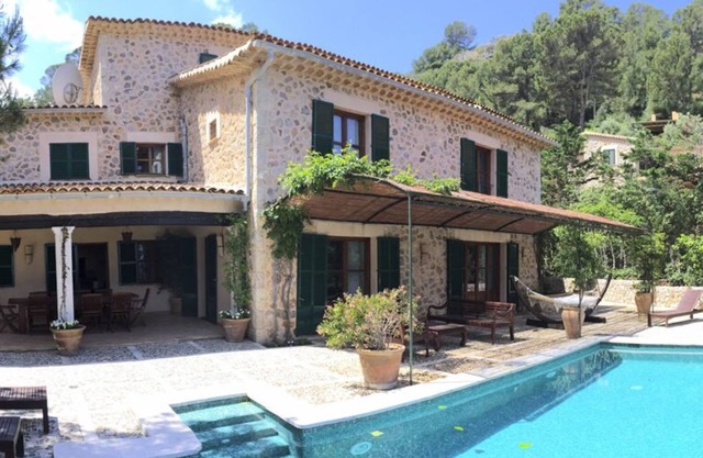 Villa Carme - Four Bedroom Villa, Sleeps 8