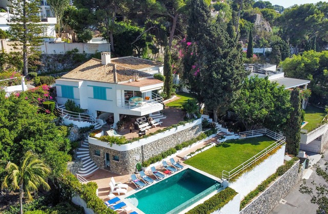 Villa "Casa San Cayetano" with Sea View, Pool, Garden, Terrace and Balcony