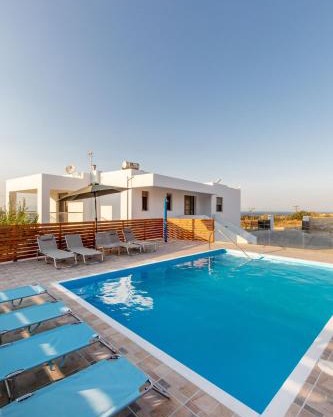 Villa Cleopatra with Private Pool,tennis and soccer field