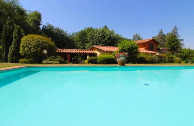 Villa composed of 3 apartaments. Private pool