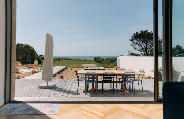 Villa Cotton – 180° Sea View and Hot Tub – 6 Bedrooms