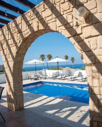 Villa Cynthiana 4- 300m from the sea 3 bedrooms 3 bathrooms