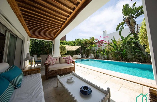 Villa de Luxe à Gammarth avec piscine