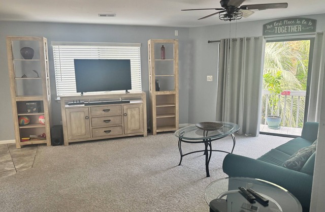 Villa del Mar in Crystal Village—Walk to Emerald Coast & Relax by the Pool