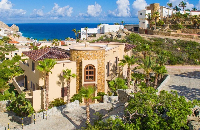 Villa Descanso - Beautiful Lands' End, Mountain & Ocean View Villa