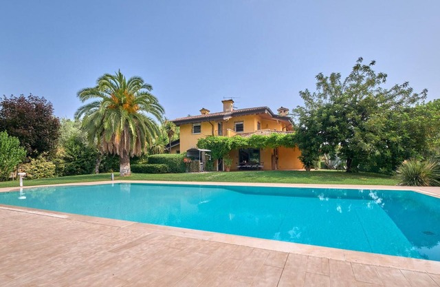 Villa Diletta - Cozy villa with large private pool - 5 minutes from the lake