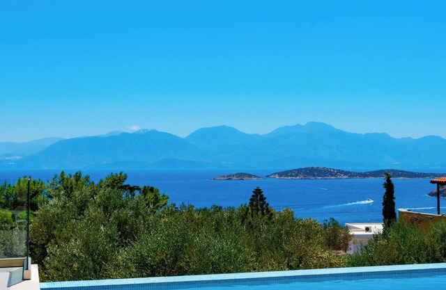 Villa Driros | 4 Βedroom Complex Villas
