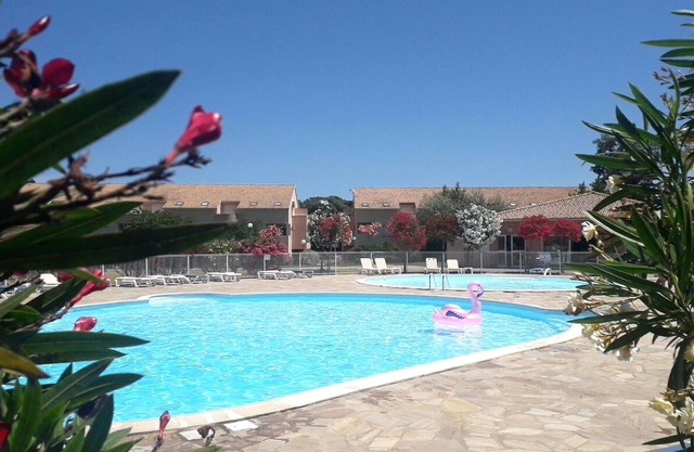 Villa DUPLEX 65m2 with garden/Pool 500m Beach