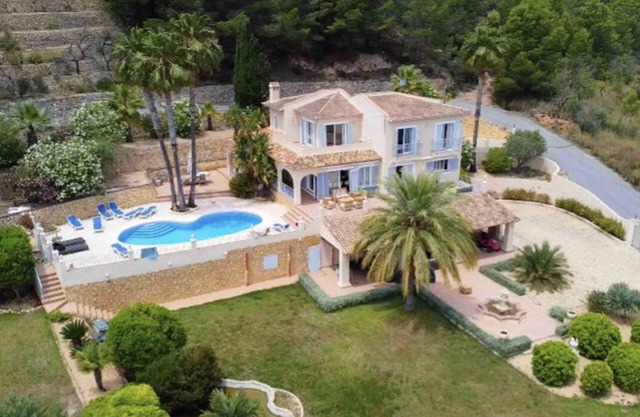 Villa El Paradiso: Your Private Oasis in Altea