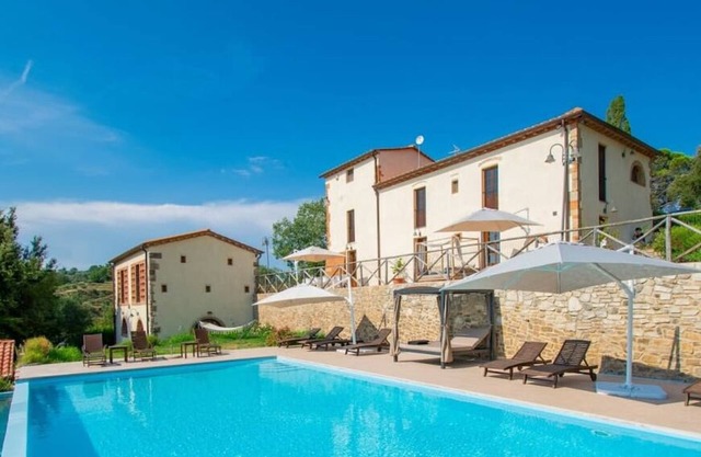 Villa Francia Summary