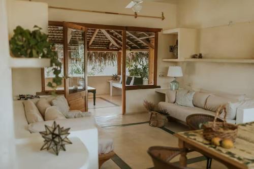 Villa Gardenia - Oceanfront Casa Mango w Pool