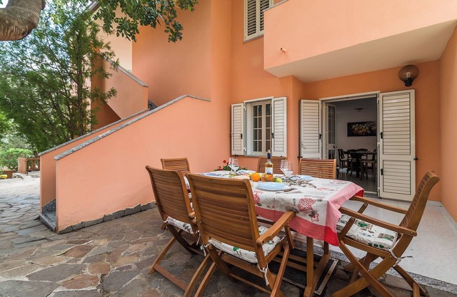 Villa Gerani - Four Bedroom Villa, Sleeps 10
