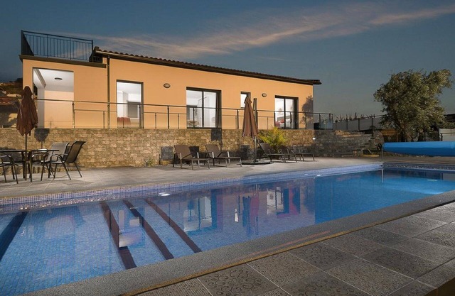 Villa Guinea - Fantastic House With Spectacular Views And Pool
