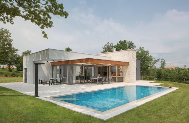 Villa Helios | Home Edition