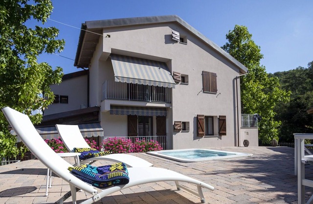 Villa in Casale with 8 bedrooms sleeps 16