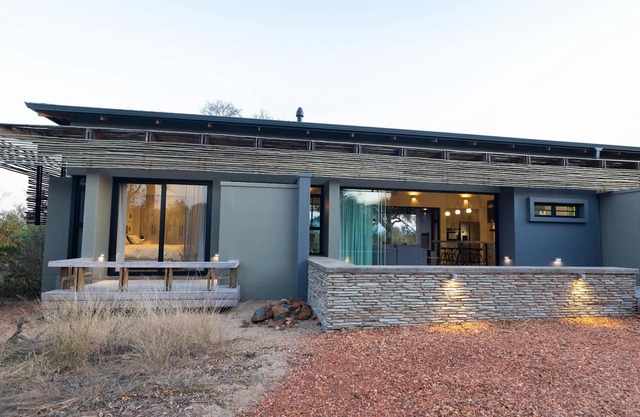 Villa in Hoedspruit with Drakensberg Views
