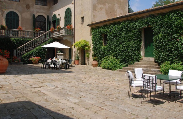 Villa in Montelopio with 5 bedrooms sleeps 9