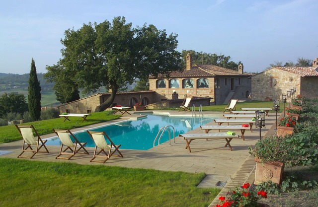 Villa in Monticchiello with 7 bedrooms sleeps 14