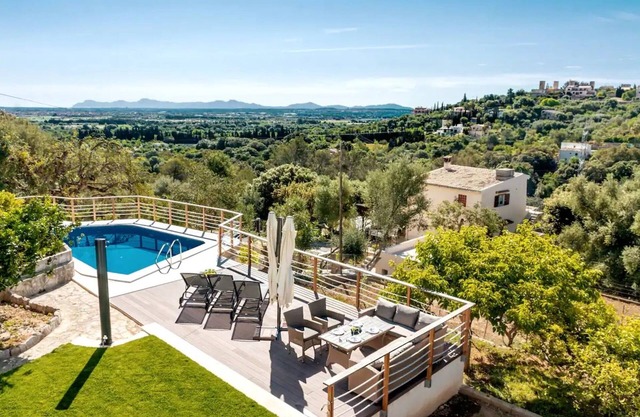 Villa 'Ines' with Private Pool, Wi-Fi and Air Conditioning