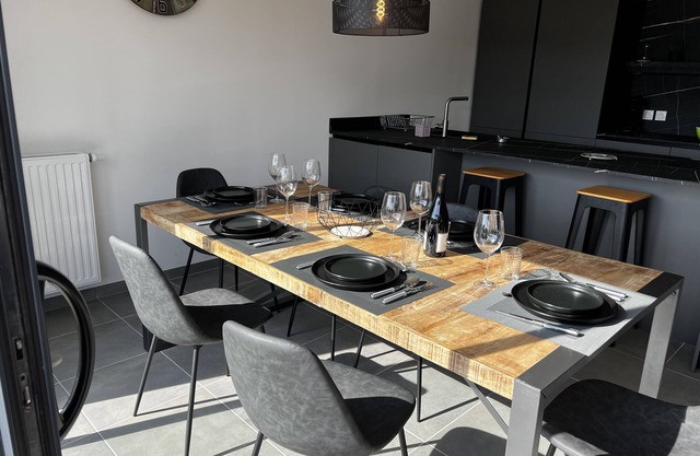 Villa Jacuzzi 100m from the beach