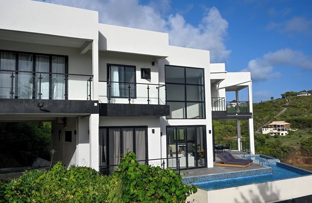 Villa Jasiri, brand-new, sleek, and modern 4-bedroom villa with pool in Cap Estate, Saint Lucia