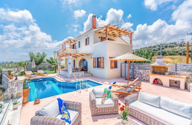 Villa Kantifes 4 Families or Couples with Private Pool & BBQ
