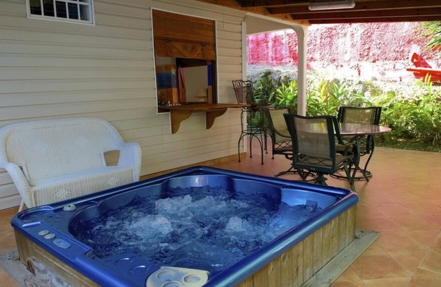 Villa Koukoumanioc Nid Kreyol with pool - St-Anne