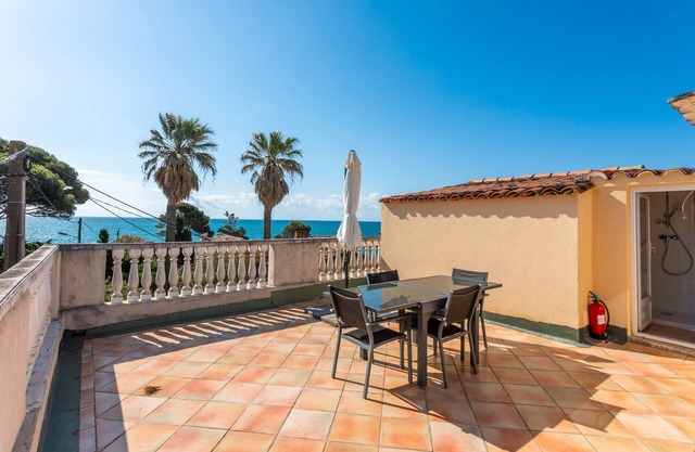 Villa 'L'escale Au Soleil' with Sea View, Wi-Fi and Air Conditioning