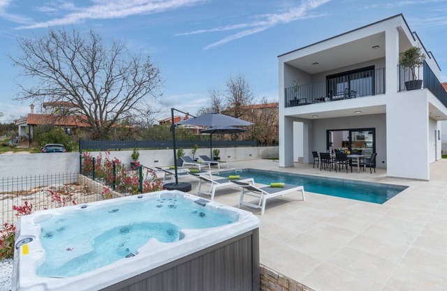 Villa Lucia with jacuzzi and private pool