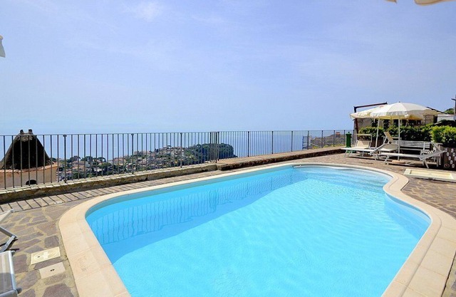 Villa Laila A, fully refundable with voucher*: A pleasant and spacious apartment which faces the sun and the sea, with Free WI-FI.