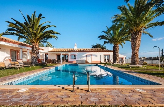 Villa 'Las Rosas' with Private Pool, Wi-Fi and Air Conditioning