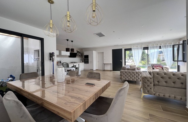 Villa 'Le Ruisseau' with Mountain View, Wi-Fi and Air Conditioning