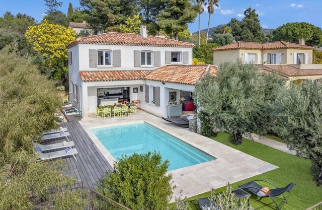 Villa Les Lavandieres by Villa Plus
