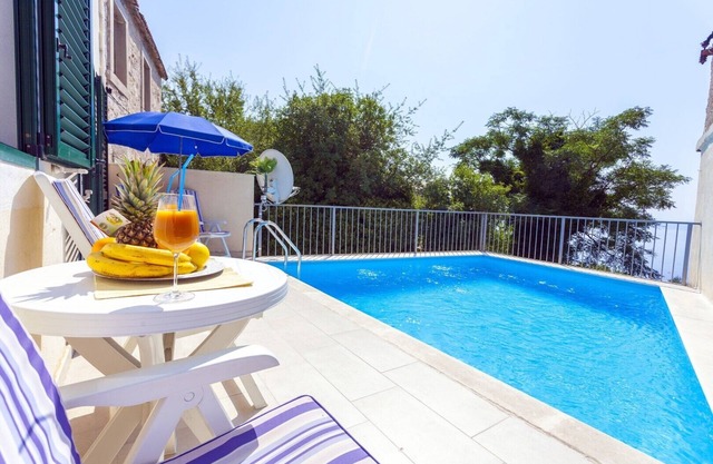 Villa Leticia in Tučepi, private pool