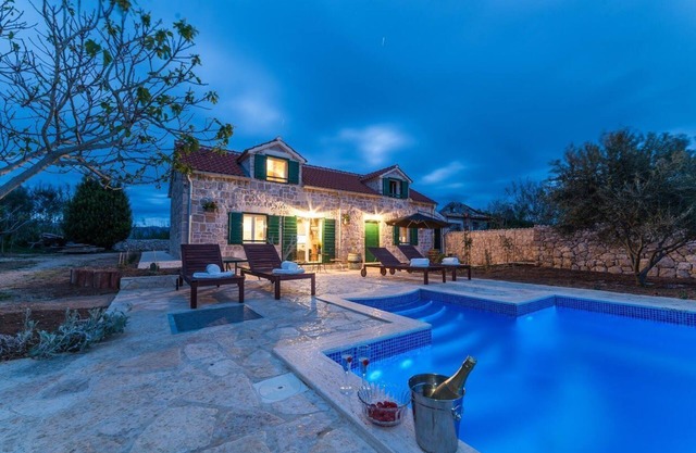 Villa Lipa (V3911-K1) - Privlaka (Zadar)