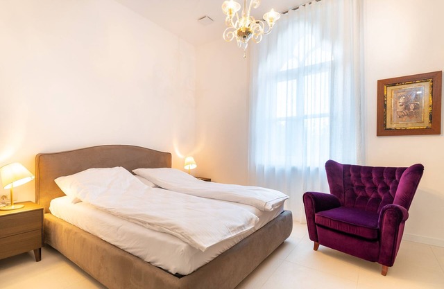 Villa Lucci: Elegant Holiday Apartment