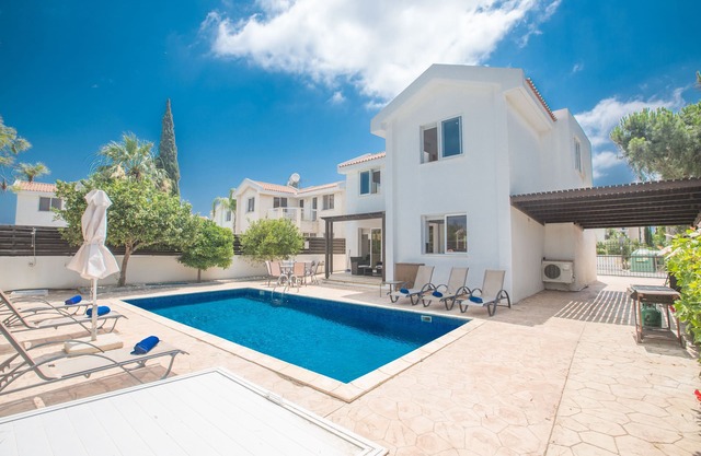 Villa Mandy, Modern 3BDR Protaras Villa with Pool, Short Walk to all Amenities